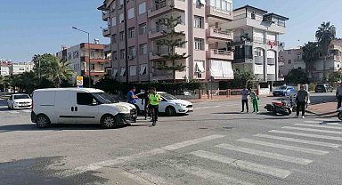 Kavşakta 'U' dönüşü motosiklet sürücüsünü hastanelik etti