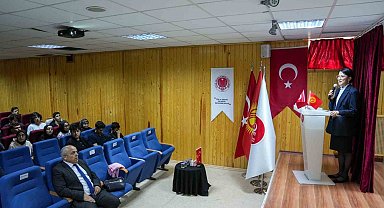 Keçiören'de "Kızıl Elma" isimli filmin gösterimi yapıldı