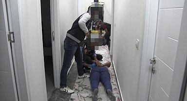 Kendisini hakim-savcı gibi tanıtarak dolandırıcılık yapan 2 şahıs tutuklandı