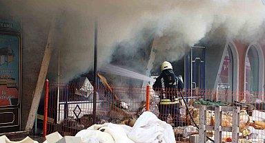 Konya'da sünger fabrikasında korkutan yangın