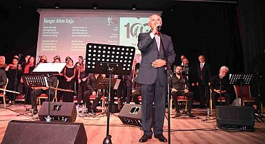 Konyaaltı'nda vatandaşlar türkülerle eğlendi