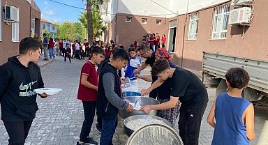 Köyceğiz İmam-Hatip Ortaokulu'nda kavurma pilav ikramında bulunuldu