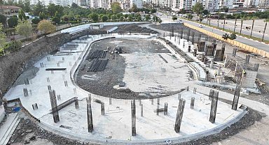 Kumluca Atatürk Stadyumu'nda çalışmalar hızla sürüyor