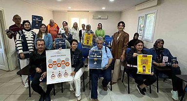 Marmaris'te polisler "kadına el kalkamaz" dedi