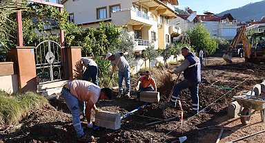Marmaris'te yol yapım ve onarım çalışmaları hız kesmiyor