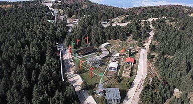 Mekanları basınca, mekan sahipleri onlara böyle ziyafet çekti