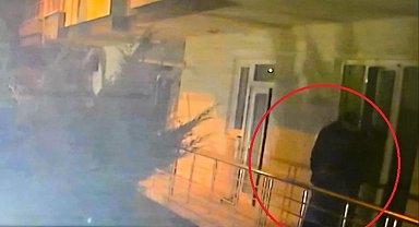 Mücevher çalıp otobüsle kaçtılar...Kart ücretini de vatandaşa çektirdiler
