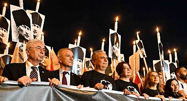 Muratpaşa'da binler Ata'ya Saygı yürüyüşünde bir araya geldi