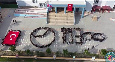 Öğrencilerin 10 Kasım koreografisi büyük ilgi gördü
