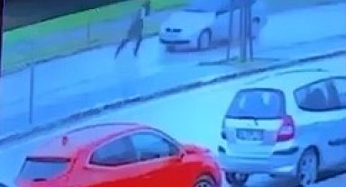 Oscar ödüllük performans...Otomobilin önüne kendini böyle attı