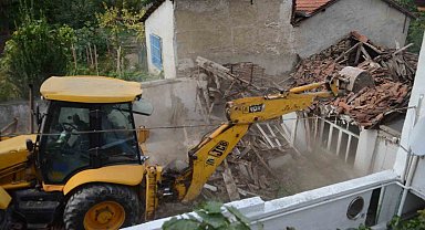 Osmangazi'de metruk binalar bir bir yıkılıyor