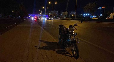 Otomobil motosiklete çarptı: 1 ölü