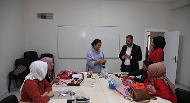 Pursaklar'da Alev Alatlı Hanım Evi kadın kursiyerleri ağırlıyor