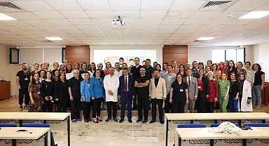 Rektör Kutluhan, ameliyat hemşirelerine sertifikalarını takdim etti