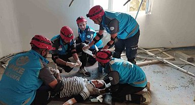 Şanlıurfa'da gerçeği aratmayan deprem tatbikatı
