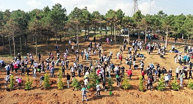 Sultangazi'de Cumhuriyetin 100. yılında 1923 fidan dikildi