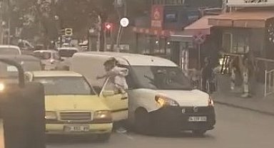 Trafikte tartıştığı sürücüye böyle saldırdı