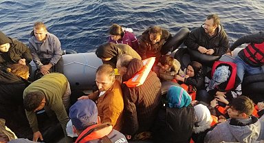 Yunanistan'ın geri ittiği 132 göçmen kurtarıldı