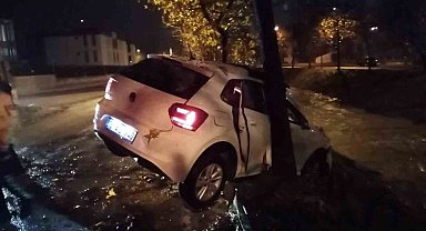 16 yaşındaki genç babasından habersiz otomobili kaçırdı, sonu hastanede bitti