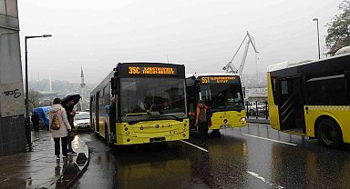 Arızalanan İETT otobüsü Unkapanı Köprüsü'nde trafiği felç etti
