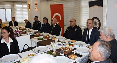 Balıkesir İl Emniyet Müdürü Muhtarlarla  Bir Araya Geldi 