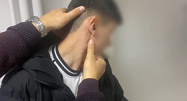 Başkasının yerine ehliyet sınavına girdiler, üzerlerinden özel düzenek çıktı