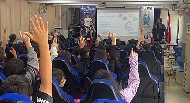 Bursa polisi 2 bin 246 öğrenciyi siber güvenlik hakkında bilgilendirdi