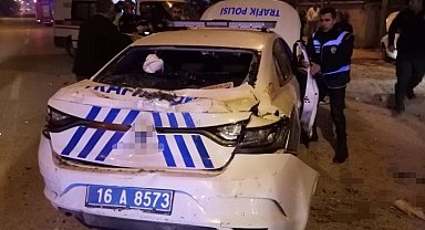Bursa'da aralarında polis aracının da yer aldığı 3 araç zincirleme kazaya karıştı: 4 yaralı