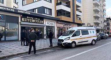 Bursa'da kar maskeli, silahlı kuyumcu soygunu