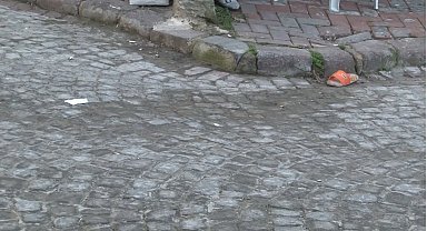 Fatih'te eski koca dehşeti: Boşandığı eşini sokak ortasında silahla vurarak ağır yaraladı