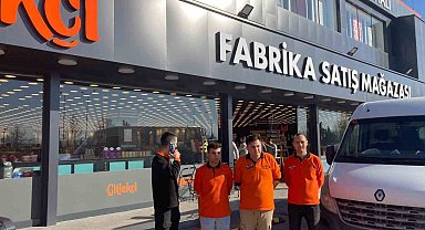 Fren yerine gaza basan şoför mağazaya daldı: 1 yaralı