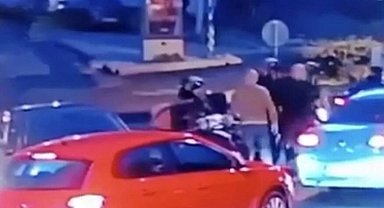 İstanbul'da korku dolu anlar kamerada: Taksicinin başına silah dayadı