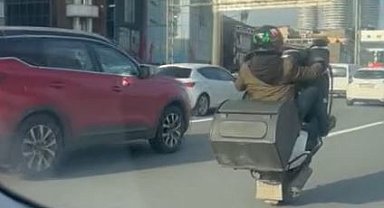İstanbul'da tek teker üzerinde giden motosikletliye bin 387 TL para cezası