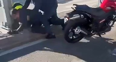 Motosiklet sürücüsünü kaskla darp eden şahıs tutuklandı