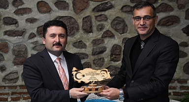 “Öğretmenlerimiz başımızın tacıdır”