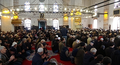 Paşa Camii'nde Filistinli Vatandaşlar İçin Dua Edildi