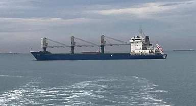 Rusya'dan Slovenya'ya giden kuru yük gemisi İstanbul Boğazı'nda arıza yaptı