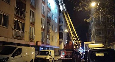 Sancaktepe'de bir binada yoğun dumana maruz kalan vatandaşları itfaiye kurtardı