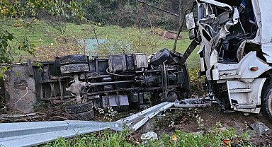 Sarıyer'de freni patlayan tırla çöp arabası çarpıştı: 1 ölü, 3 yaralı