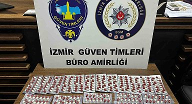 Sokakta seyyar eczacı gibi gezen torbacı yakalandı