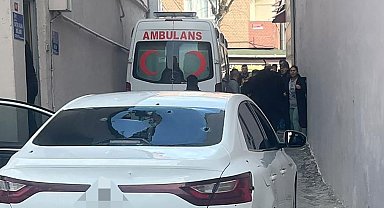 Sultangazi'de silahlı çatışma: Olay yerinden geçen çocuk kurşunların hedefi oldu