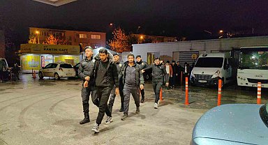 Ülkeye kaçak giren 28 şahıs yakalandı