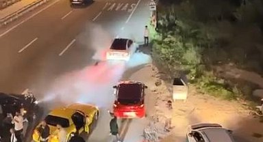 Yolu kapatan düğün konvoyları kameralara yansıdı