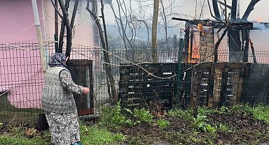 Ahıra kurulan soba hayvanları telef etti, yaşlı kadın sinir krizi geçirdi