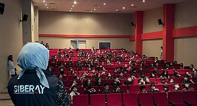Bursa emniyetinden öğrencilere "Siber Güvenlik" eğitimi
