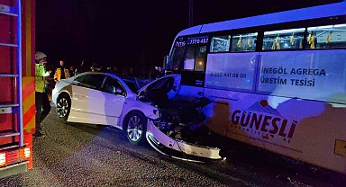 Bursa'da özel halk otobüsü ile otomobil çarpıştı: 9 yaralı