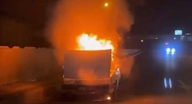 Bursa'da seyir halindeki otomobil alev topuna döndü