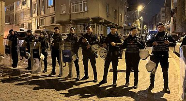 Esenyurt'ta komşuların yol verme kavgası kamerada