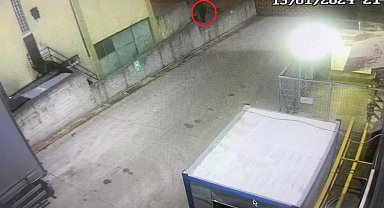 Eski çalıştığı fabrikada çelik kasayı patlattı, ilk önce Ipone 15 aldı