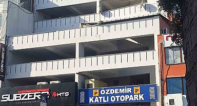 Fatih'te otoparktaki bir araçtan 3 bin 300 euro ile 5 bin dolar çalındı iddiası